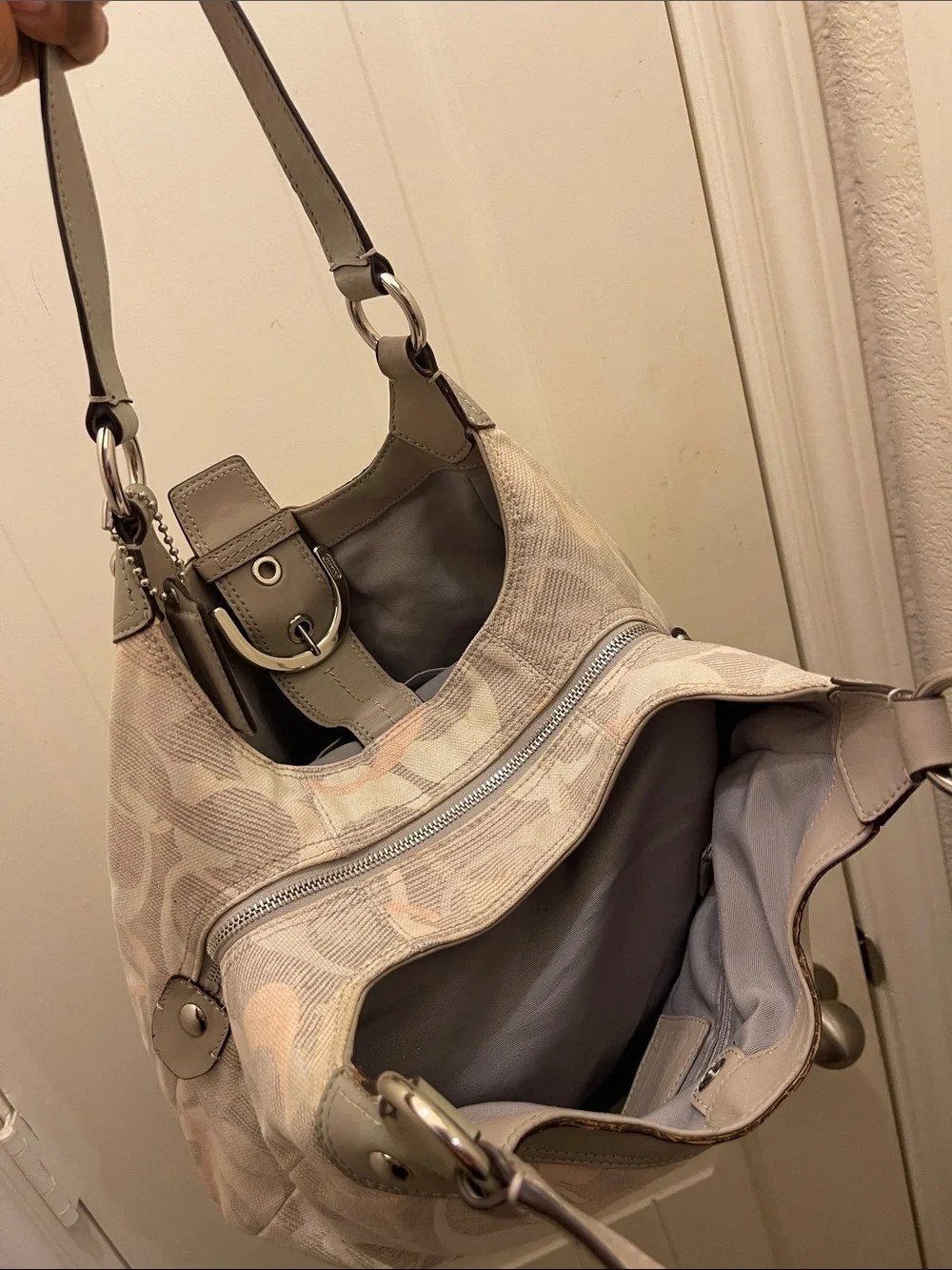 Coach #071 SoHo Signature Canvas Hobo Bag i - Picture 9 of 16